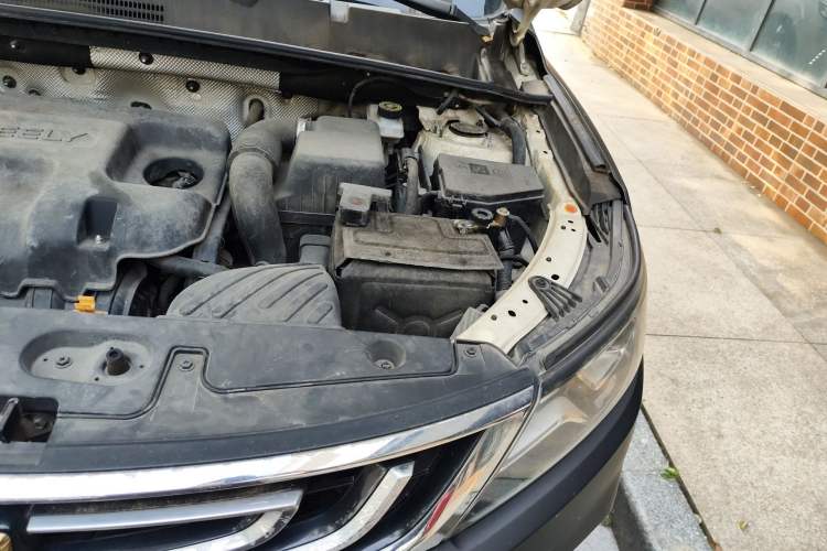 Used Geely Auto Vision X6 2016 1.8L Manual Luxury Model Engine Bay Left