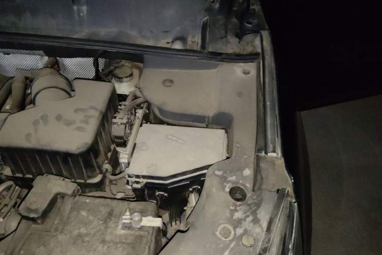 Used Geely Auto Vision X6 2016 1.3T CVT Flagship Model Engine Bay Left