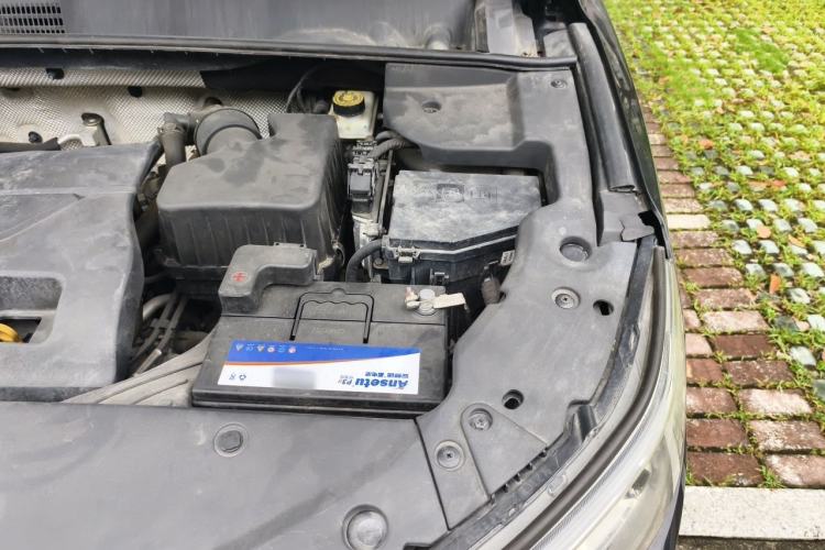 Used Geely Auto Vision X6 2016 1.3T CVT Flagship Model Engine Bay Left