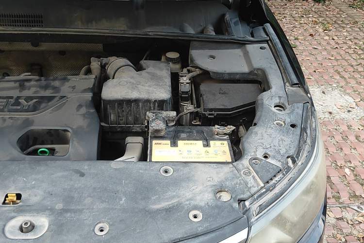 Used Geely Auto Vision X6 2016 1.3T CVT Luxury Model Engine Bay Left