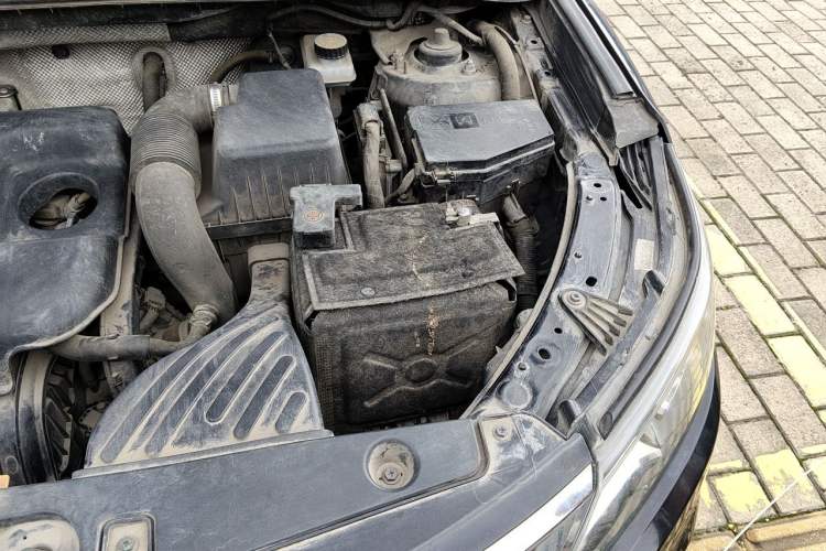 Used Geely Auto Vision X6 2016 1.8L Manual Luxury Model Engine Bay Left