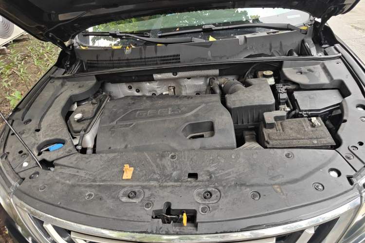 Used Geely Auto Vision X6 2016 1.3T CVT Flagship Model Engine Bay