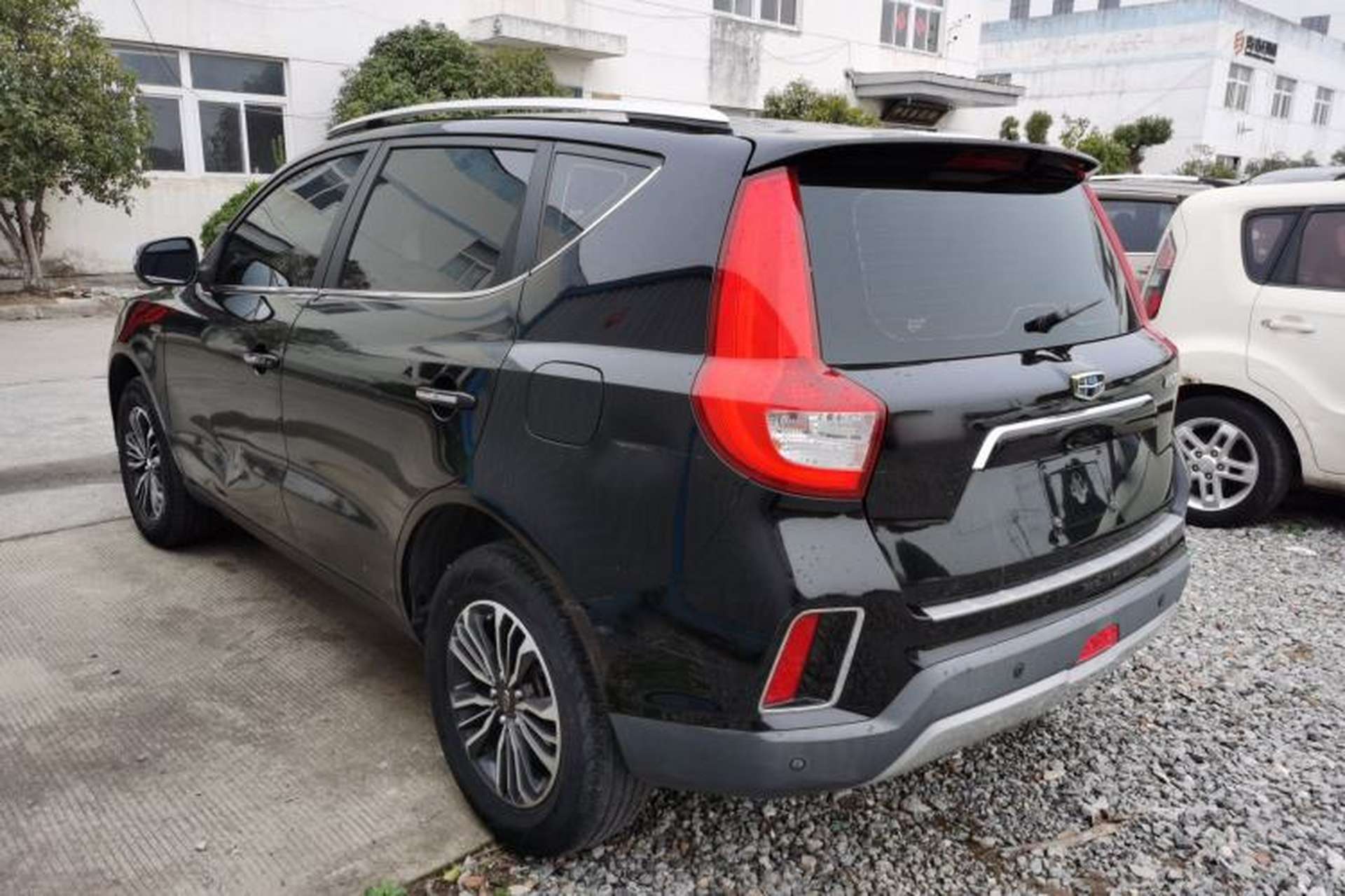 Used Geely Auto Vision X6 2016 1.3T CVT Luxury Model Exterior 2