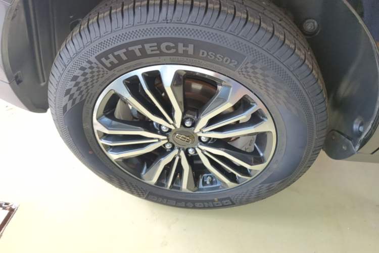 Used Geely Auto Vision X6 2016 1.3T CVT Flagship Model Exterior 3
