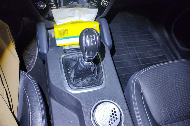Used Geely Auto Vision X6 2016 1.8L Manual Luxury Model Gear Lever