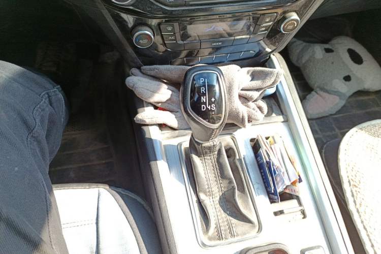 Used Geely Auto Vision X6 2016 1.3T CVT Luxury Model Gear Lever