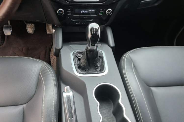 Used Geely Auto Vision X6 2016 1.8L Manual Luxury Model Gear Lever