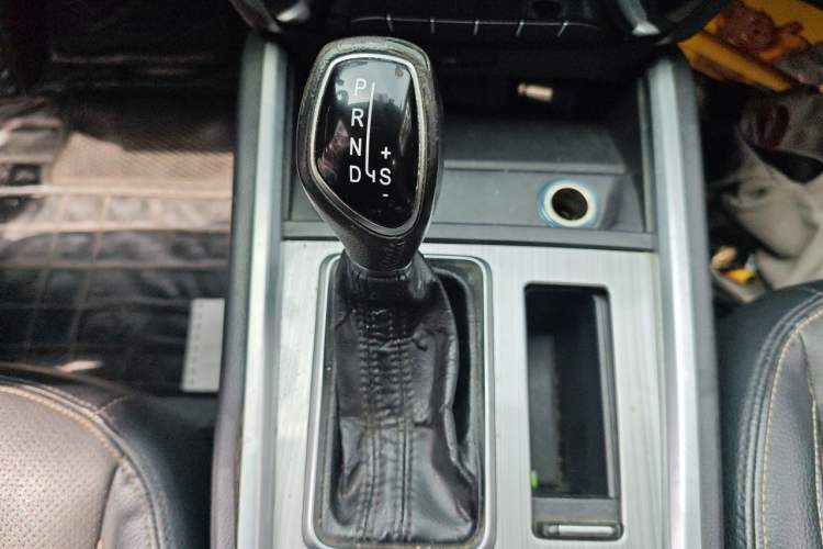 Used Geely Auto Vision X6 2016 1.3T CVT Flagship Model Gear Lever