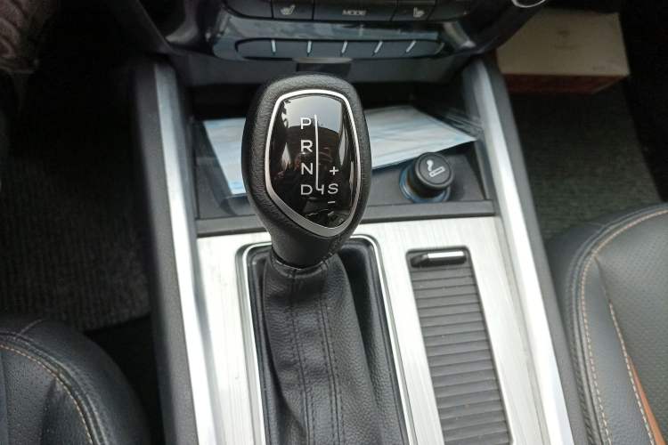 Used Geely Auto Vision X6 2016 1.3T CVT Flagship Model Gear Lever
