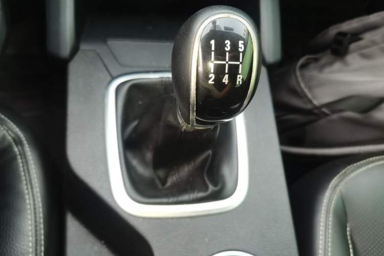 Used Geely Auto Vision X6 2016 1.8L Manual Luxury Model Gear Lever