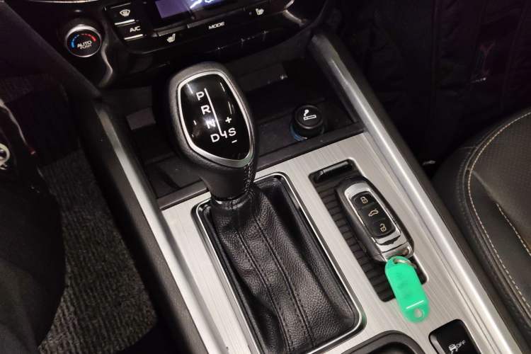 Used Geely Auto Vision X6 2016 1.3T CVT Flagship Model Gear Lever