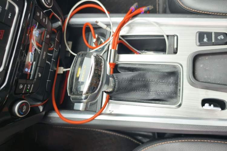 Used Geely Auto Vision X6 2016 1.3T CVT Flagship Model Gear Lever