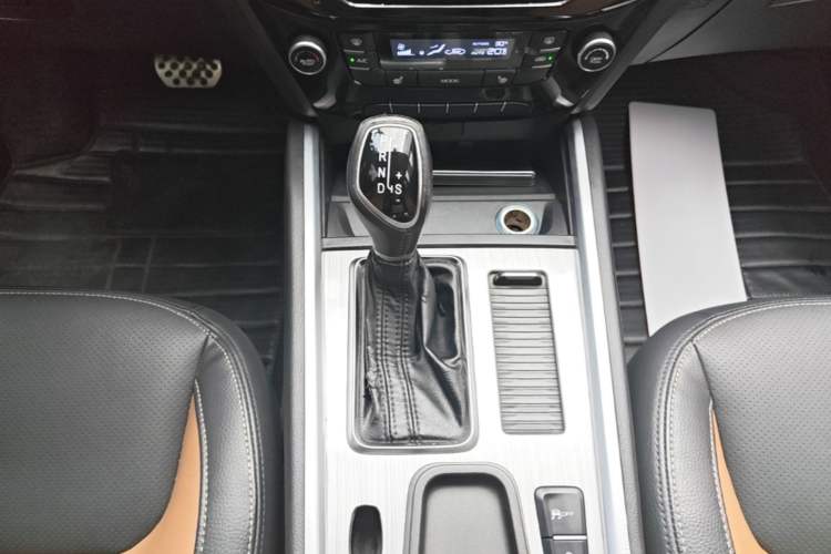 Used Geely Auto Vision X6 2016 1.3T CVT Flagship Model Gear Lever