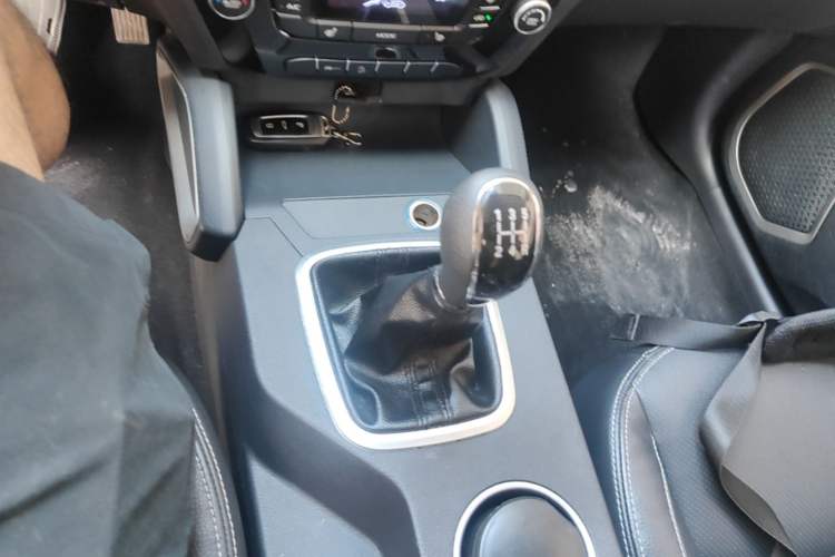 Used Geely Auto Vision X6 2016 1.8L Manual Luxury Model Gear Lever