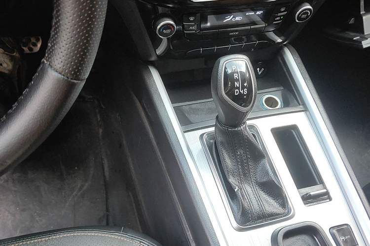 Used Geely Auto Vision X6 2016 1.3T CVT Luxury Model Gear Lever