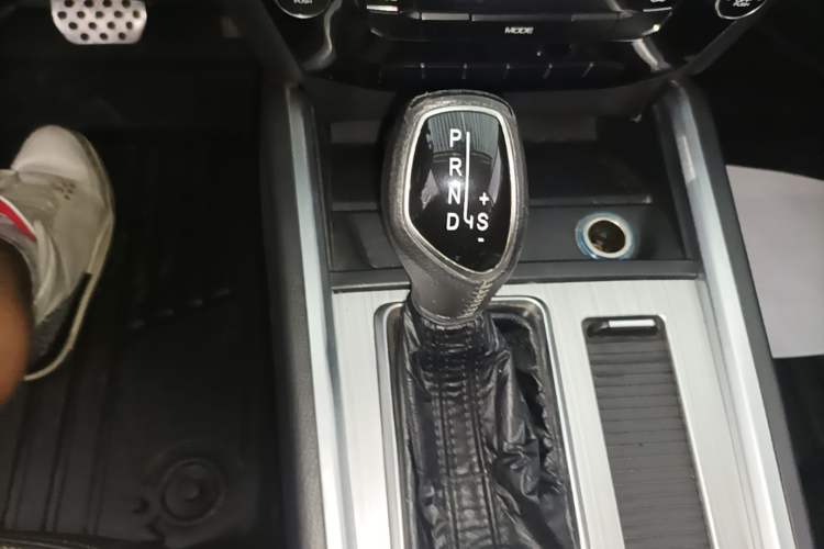 Used Geely Auto Vision X6 2016 1.3T CVT Luxury Model Gear Lever