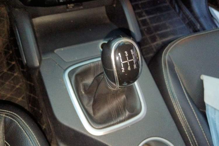 Used Geely Auto Vision X6 2016 1.8L Manual Luxury Model Gear Lever