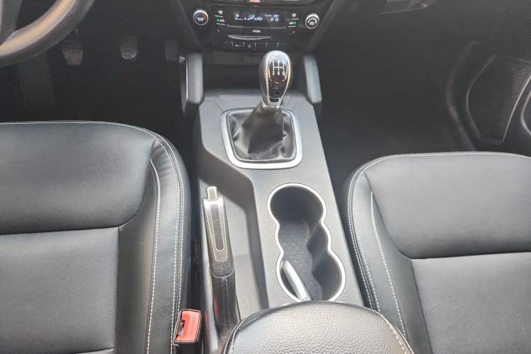 Used Geely Auto Vision X6 2016 1.8L Manual Luxury Model Gear Lever