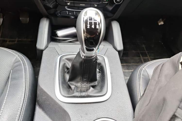 Used Geely Auto Vision X6 2016 1.8L Manual Luxury Model Gear Lever