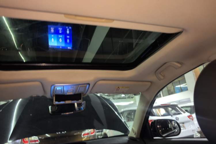 Used Geely Auto Vision X6 2016 1.3T CVT Luxury Model Headliner