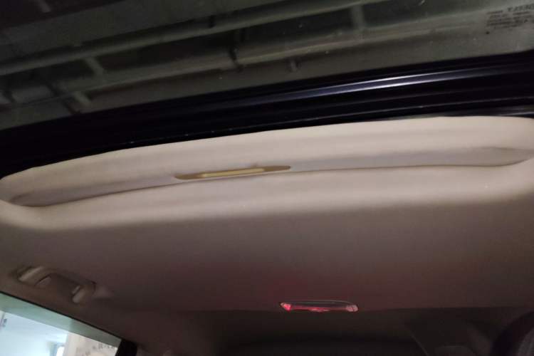 Used Geely Auto Vision X6 2016 1.3T CVT Flagship Model Headliner