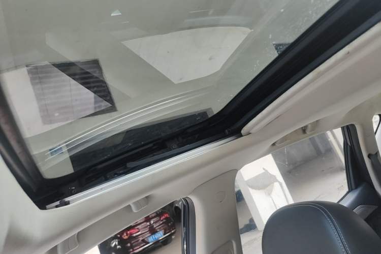 Used Geely Auto Vision X6 2016 1.8L Manual Luxury Model Headliner