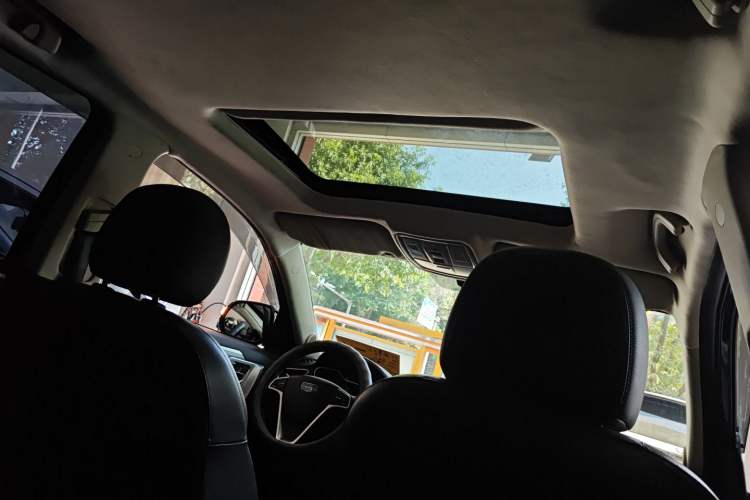Used Geely Auto Vision X6 2016 1.3T CVT Luxury Model Headliner