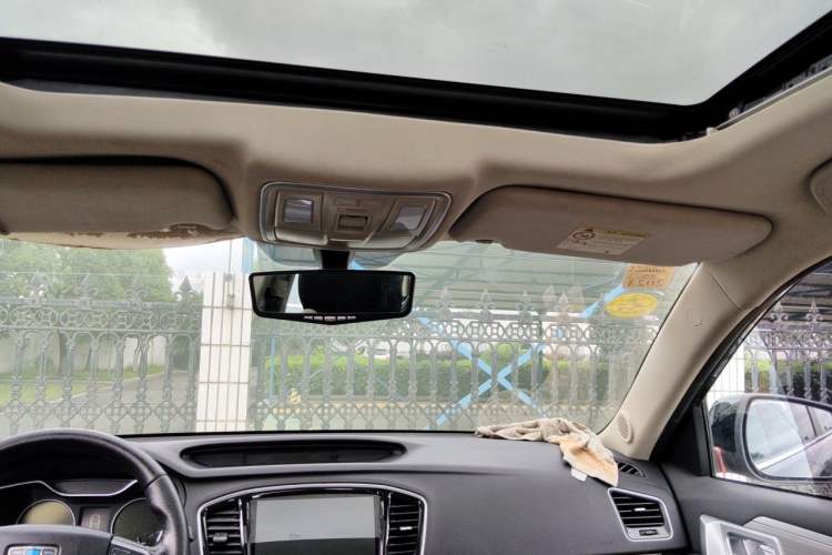Used Geely Auto Vision X6 2016 1.8L Manual Luxury Model Headliner
