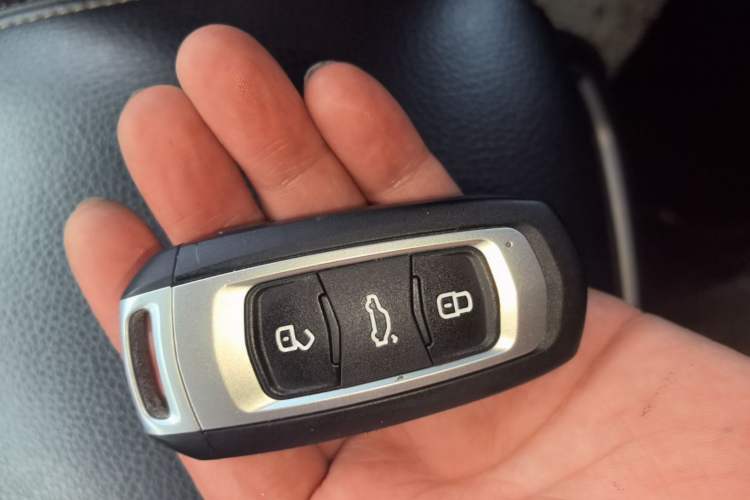 Used Geely Auto Vision X6 2016 1.3T CVT Flagship Model Interior 1