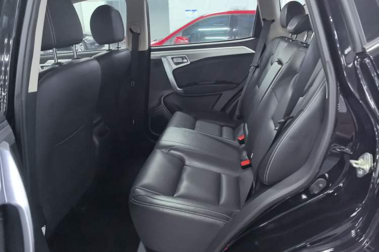 Used Geely Auto Vision X6 2016 1.8L Manual Luxury Model Interior 1