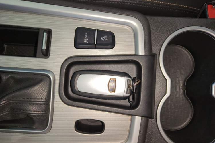 Used Geely Auto Vision X6 2016 1.3T CVT Flagship Model Interior 1