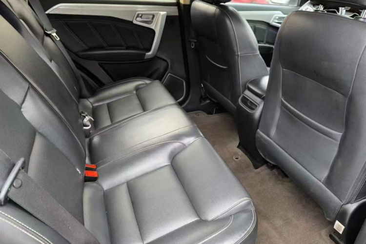 Used Geely Auto Vision X6 2016 1.8L Manual Luxury Model Interior 3