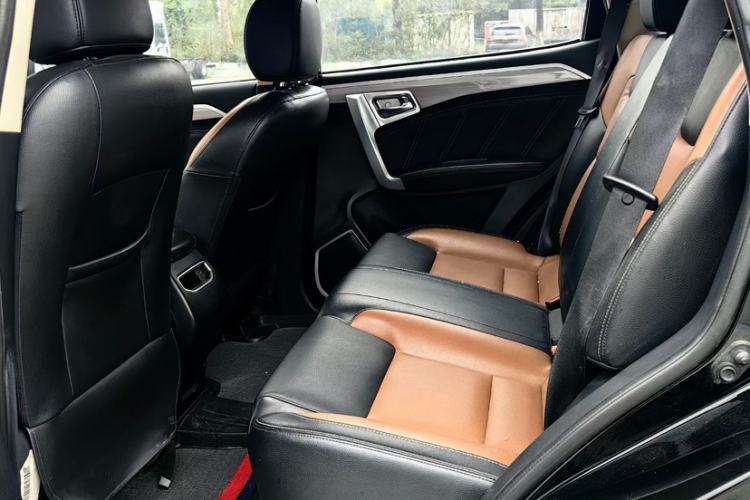 Used Geely Auto Vision X6 2016 1.3T CVT Luxury Model Interior 3