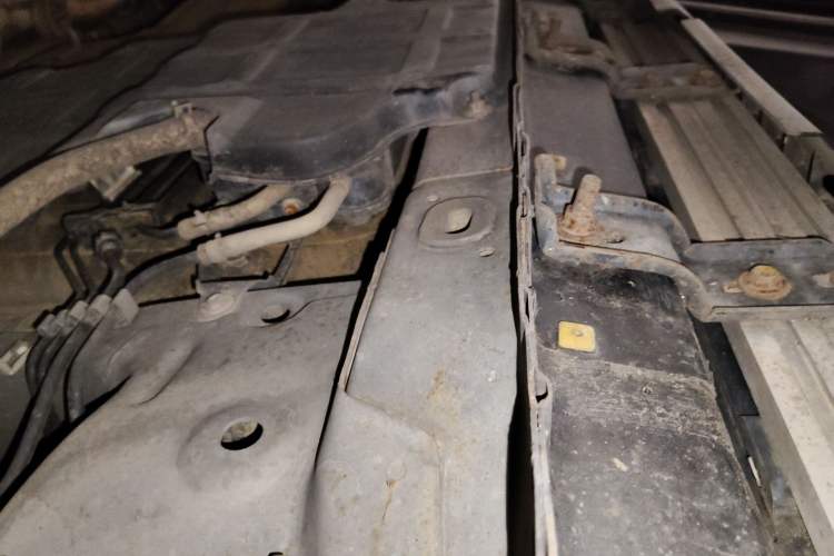 Used Geely Auto Vision X6 2016 1.3T CVT Flagship Model Left Side Sill