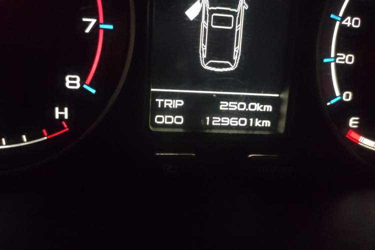 Used Geely Auto Vision X6 2016 1.8L Manual Luxury Model Odometer Close Up