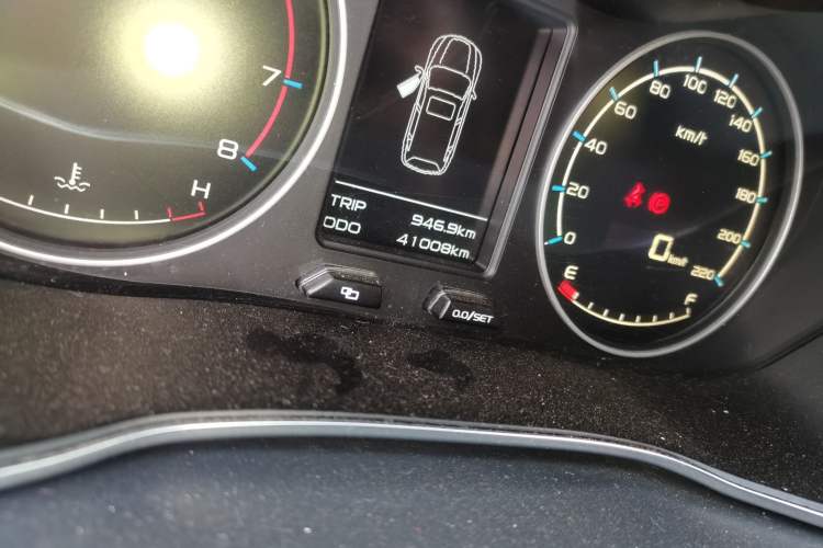 Used Geely Auto Vision X6 2016 1.8L Manual Luxury Model Odometer Close Up