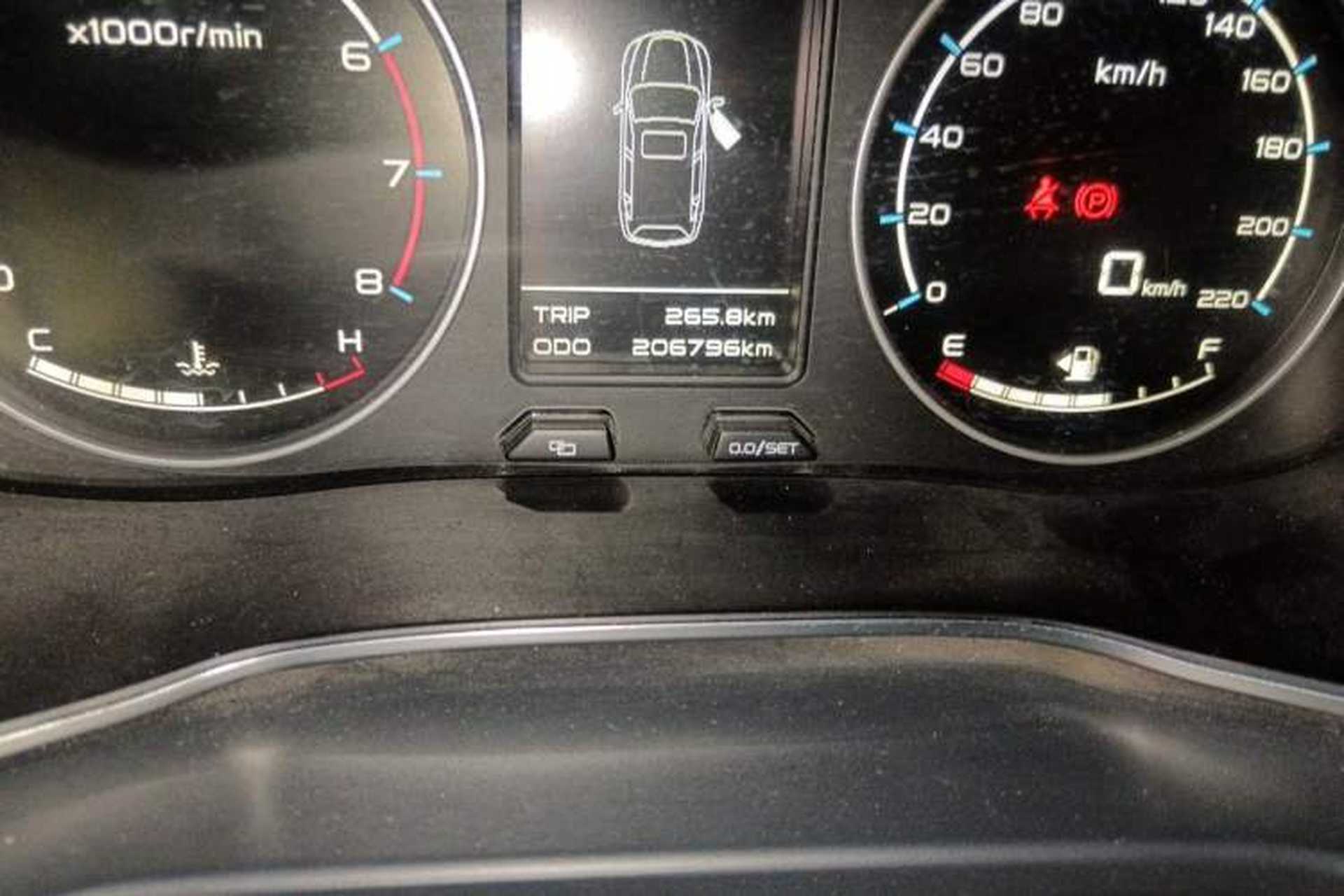 Used Geely Auto Vision X6 2016 1.8L Manual Luxury Model Odometer Close Up