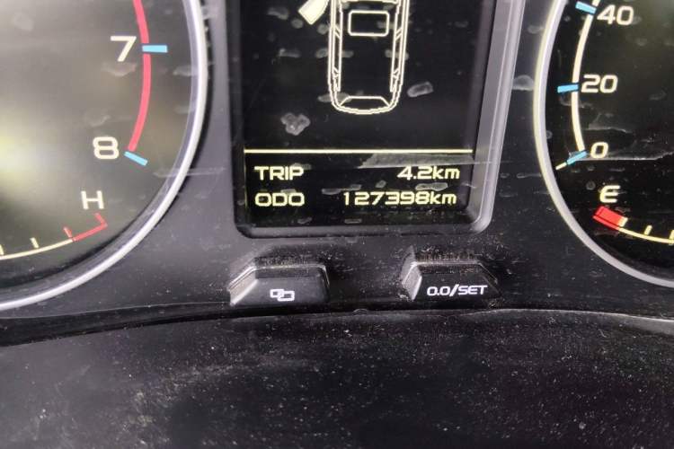 Used Geely Auto Vision X6 2016 1.8L Manual Luxury Model Odometer Close Up