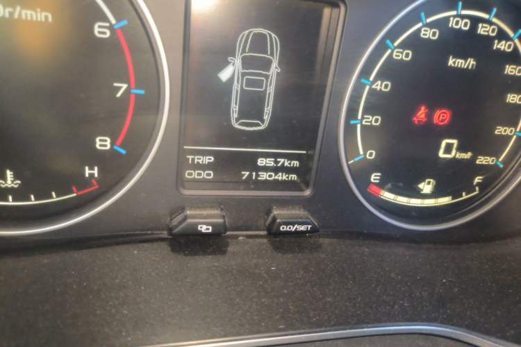 Used Geely Auto Vision X6 2016 1.8L Manual Luxury Model Odometer Close Up