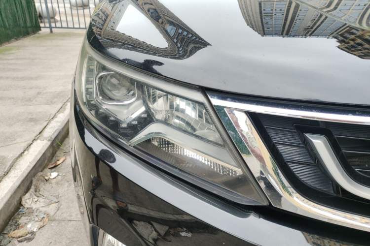 Used Geely Auto Vision X6 2016 1.8L Manual Luxury Model Right Front Headlight