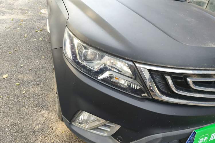 Used Geely Auto Vision X6 2016 1.8L Manual Luxury Model Right Front Headlight