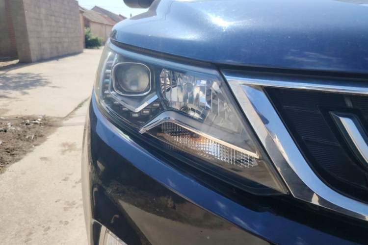 Used Geely Auto Vision X6 2016 1.8L Manual Luxury Model Right Front Headlight