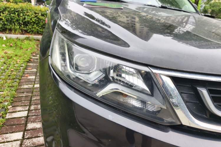Used Geely Auto Vision X6 2016 1.3T CVT Flagship Model Right Front Headlight