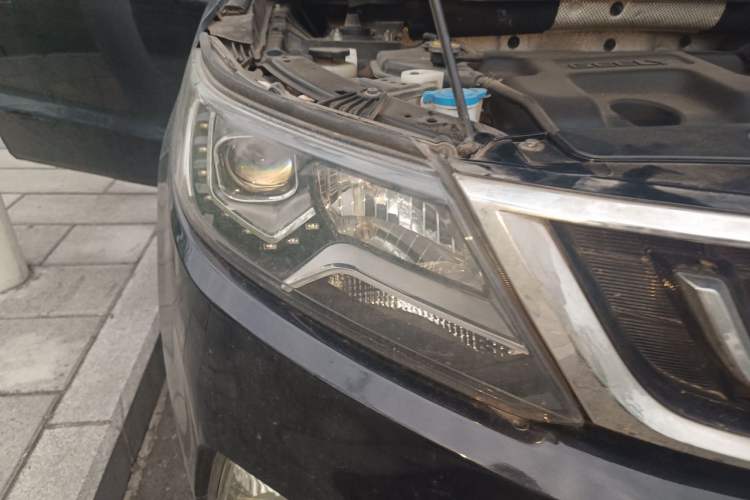 Used Geely Auto Vision X6 2016 1.8L Manual Luxury Model Right Front Headlight