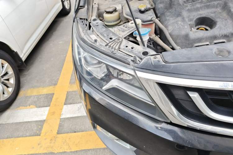 Used Geely Auto Vision X6 2016 1.8L Manual Luxury Model Right Front Headlight