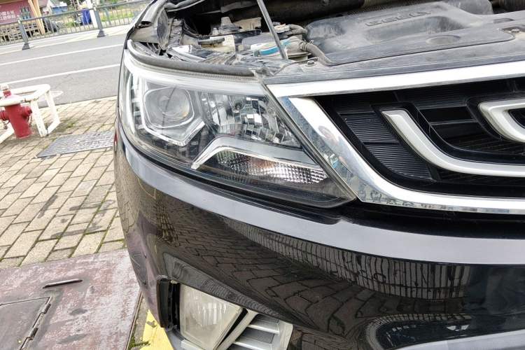 Used Geely Auto Vision X6 2016 1.8L Manual Luxury Model Right Front Headlight