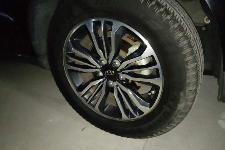 Used Geely Auto Vision X6 2016 1.3T CVT Flagship Model Right Front Wheel Hub
