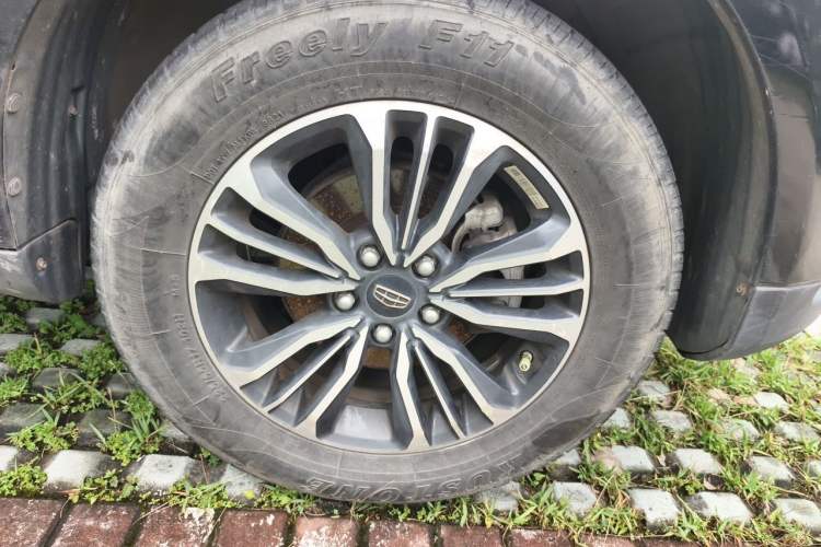 Used Geely Auto Vision X6 2016 1.3T CVT Flagship Model Right Front Wheel Hub