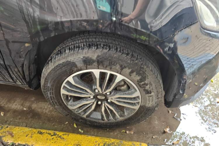 Used Geely Auto Vision X6 2016 1.3T CVT Flagship Model Right Front Wheel Hub