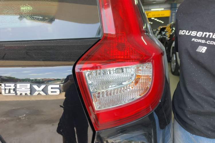 Used Geely Auto Vision X6 2016 1.3T CVT Flagship Model Right Rear Taillight